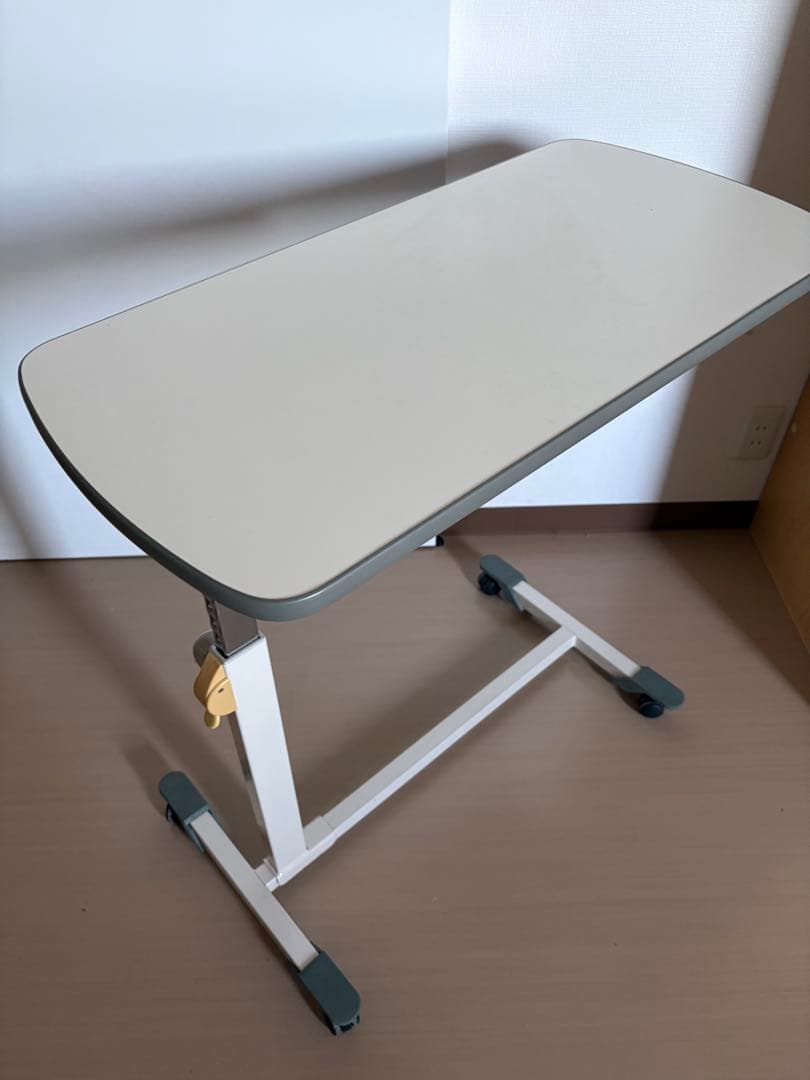 引き取り限定　パラマウントベッド　サイドテーブル　介護 PARAMOUNT