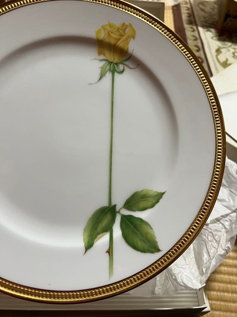 大倉陶園　皿　一本のバラ