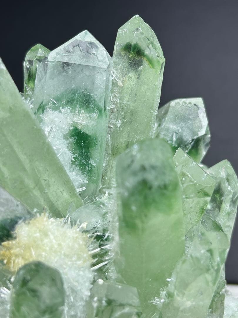 週末限定価格‼️★高浄化★美品マダガスカル産グリーンガーデン水晶クラスター　開運