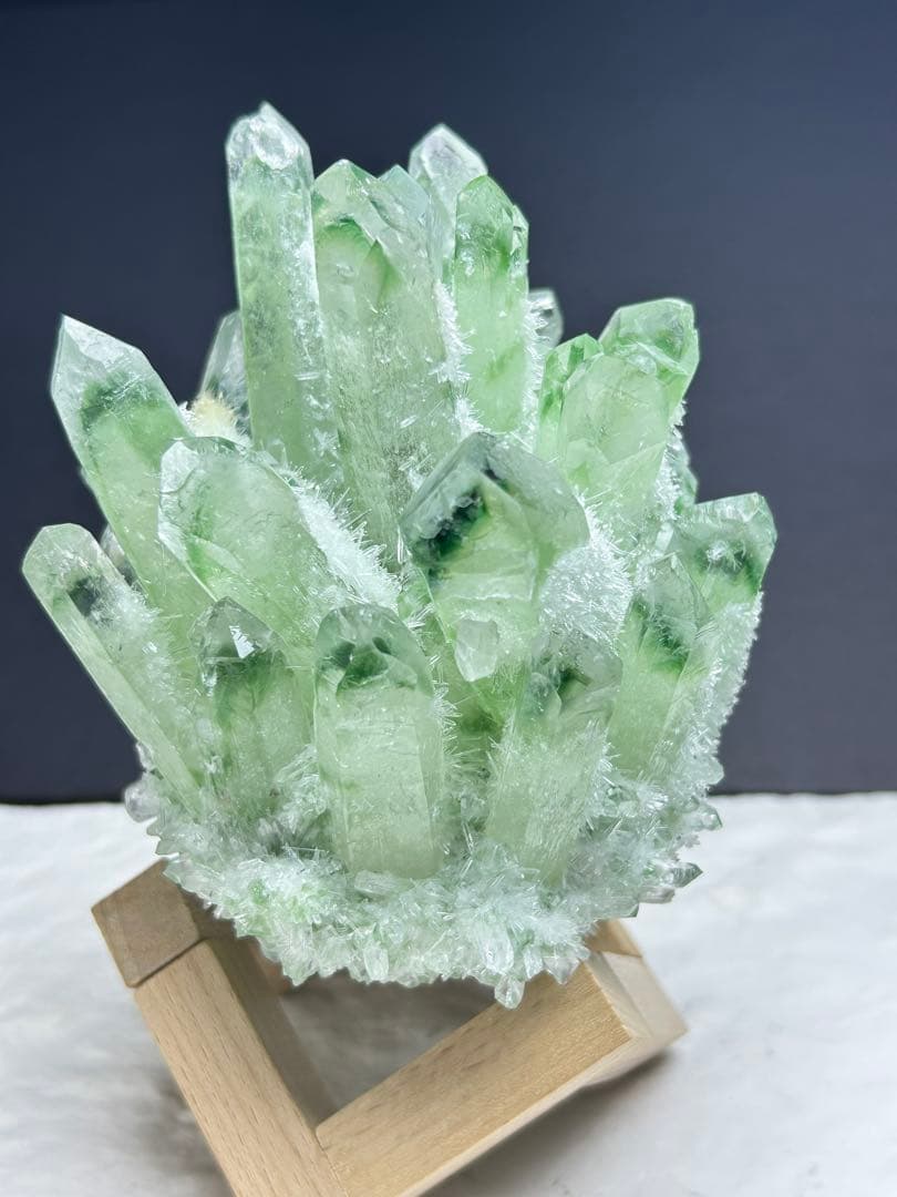 週末限定価格‼️★高浄化★美品マダガスカル産グリーンガーデン水晶クラスター　開運