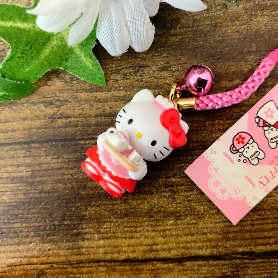 激レア　ご当地キティ レストラン限定 ウェイトレスバージョン 根付け