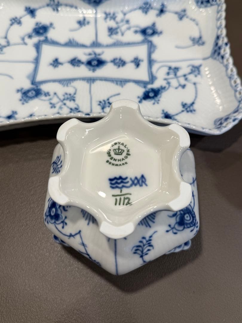 ブルーフルーテッド　フルレース　ティータイムセット