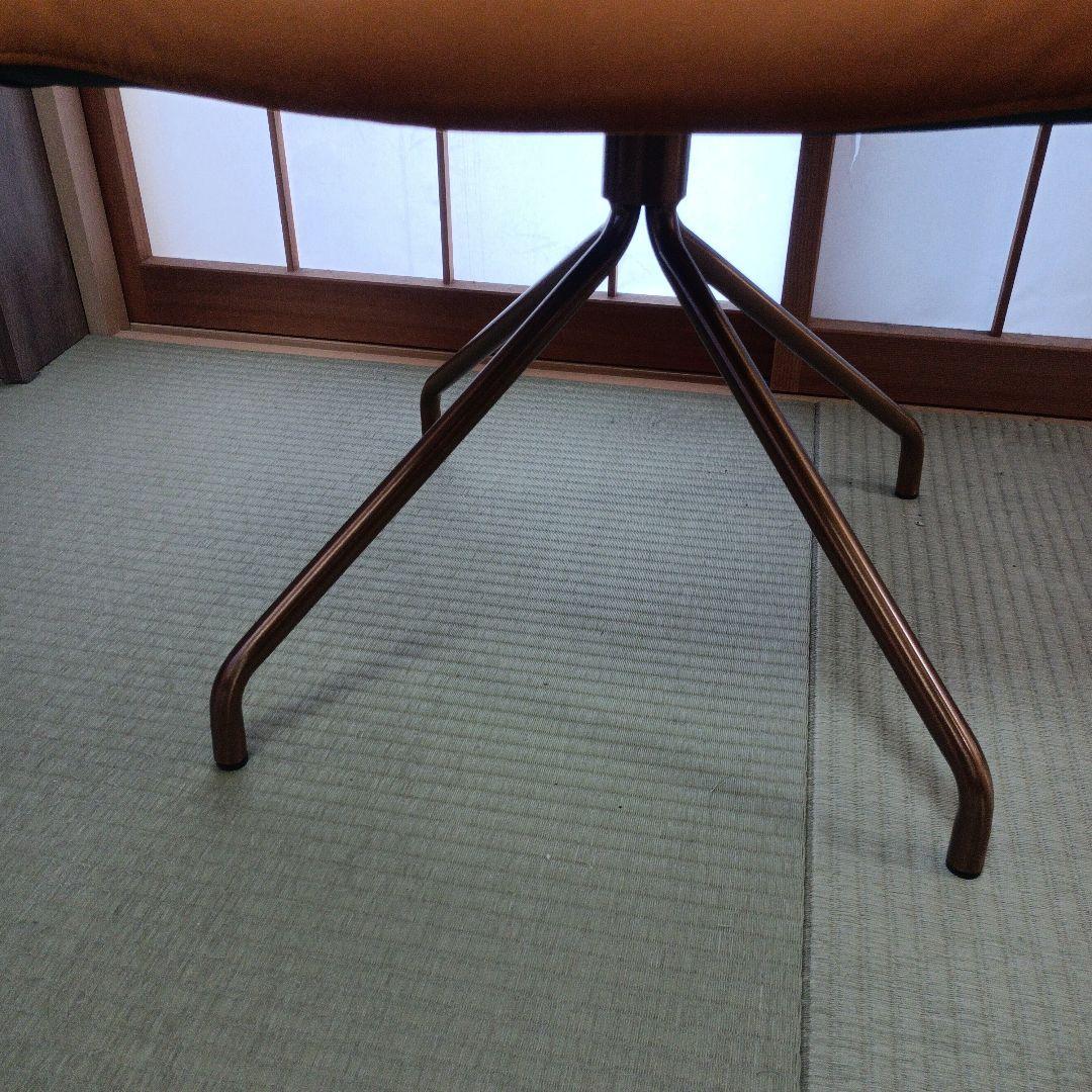 廃盤品ダイニングチェア - マーク - 180度回転式 - カリオファブリック