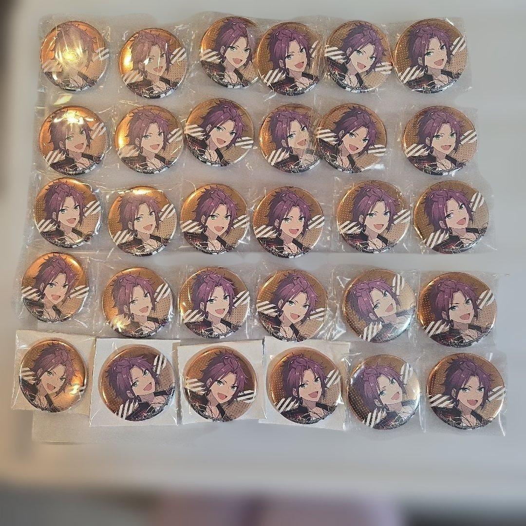 衣更真緒 缶バッジ30個セット - メルカリ
