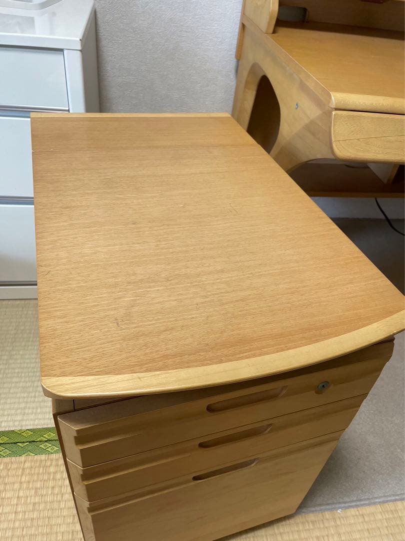 ❸カリモク ボナシェルタ ワゴン（学習机）