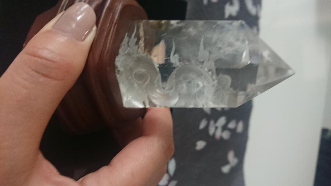水晶  龍の彫