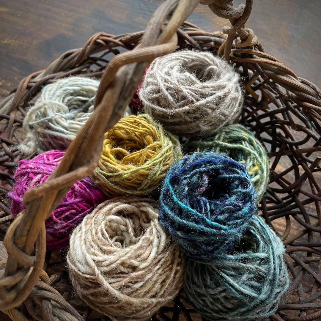 【一点もの】『手紡ぎ糸のお花. h'』手刺繍ファブリックパネル