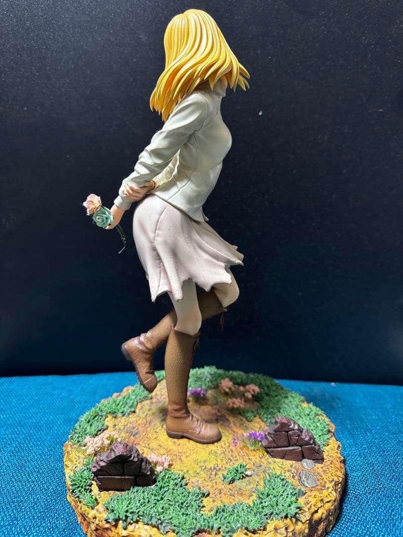 進撃の巨人　クリスタ　ガレージキット完成品