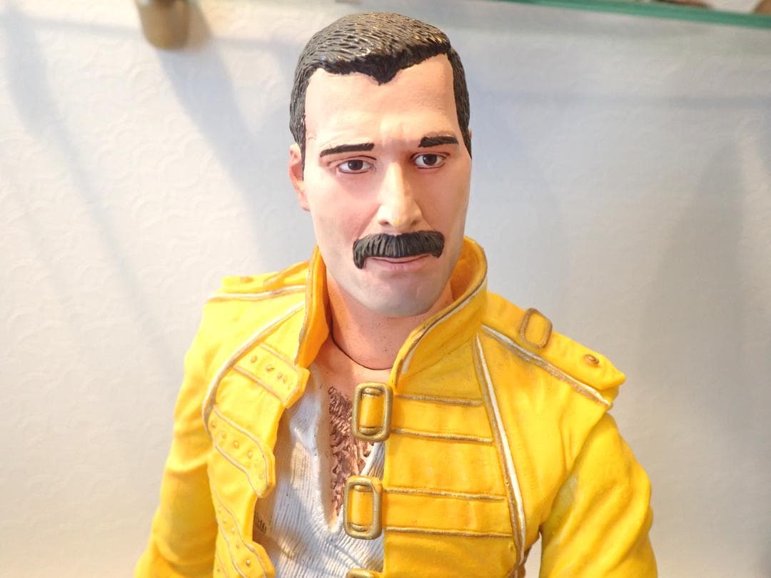 フレディマーキュリー ビ フィギュア 46㎝ 名曲メドレー トーキング