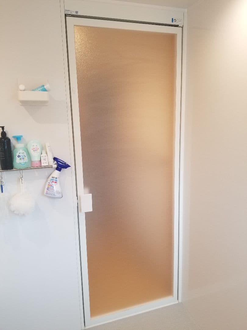 TOTO サザナ　2019年製　片開きドア　取手付