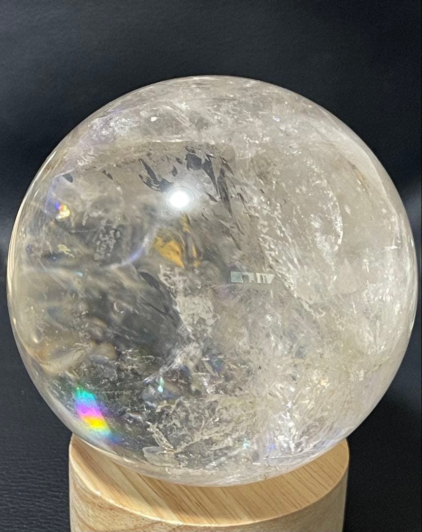 水晶　スフィア　虹入り　約8.3センチ　台座なし