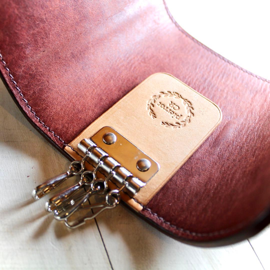 (受注制作)キーケース【カービング/ダークレッド染色】