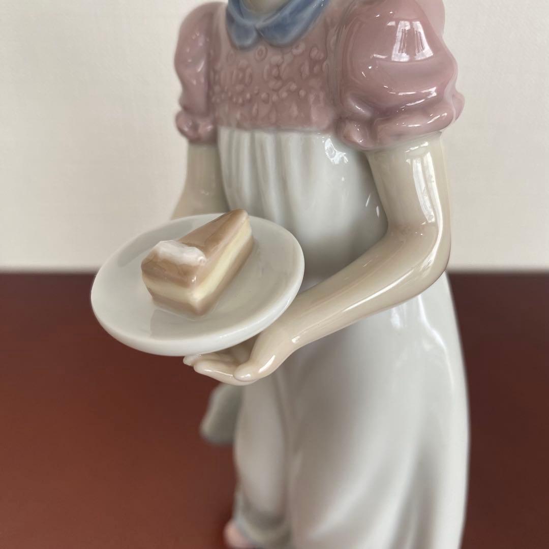 LLADRO リヤドロ 『 ハッピーバースデー 』 置物