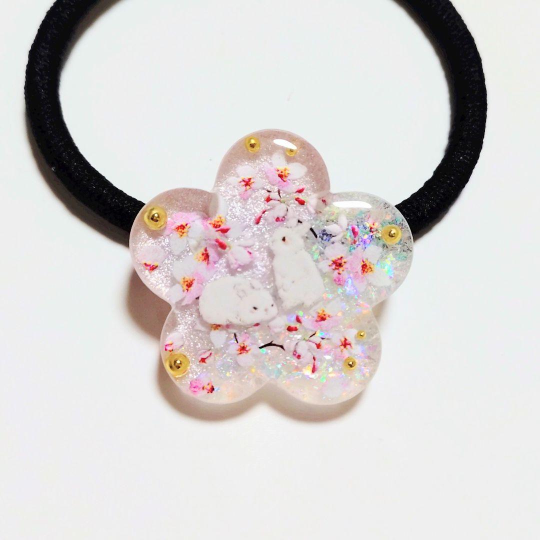 No.433　レジン ヘアゴム キーホルダー ピンバッジ うさぎ桜透け感あり