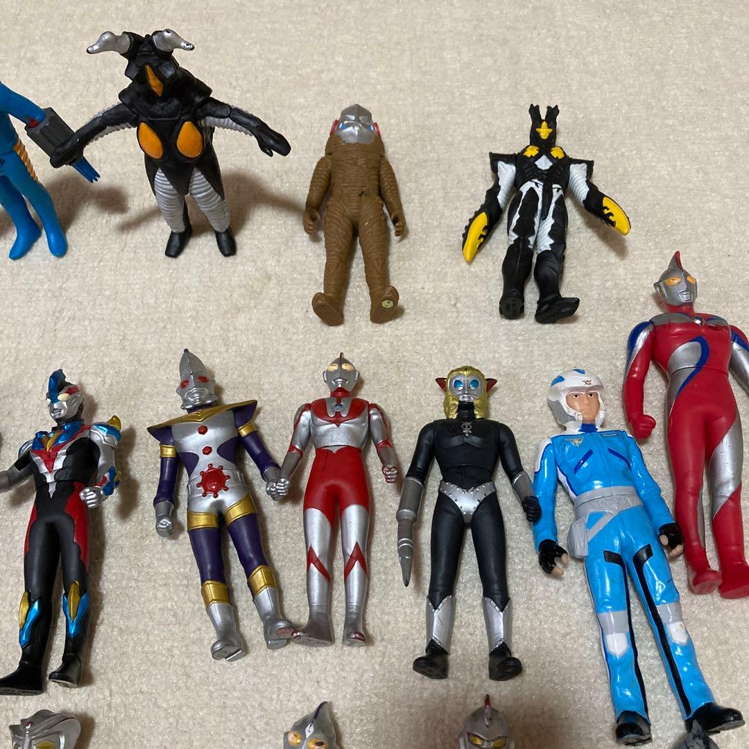 フィギュア72体まとめ売り ウルトラマン&怪獣＆仮面ライダー - メルカリ