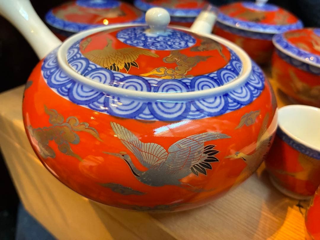 深川製磁 酒器揃えと茶器 染錦手波鶴紋 宮内庁御用達