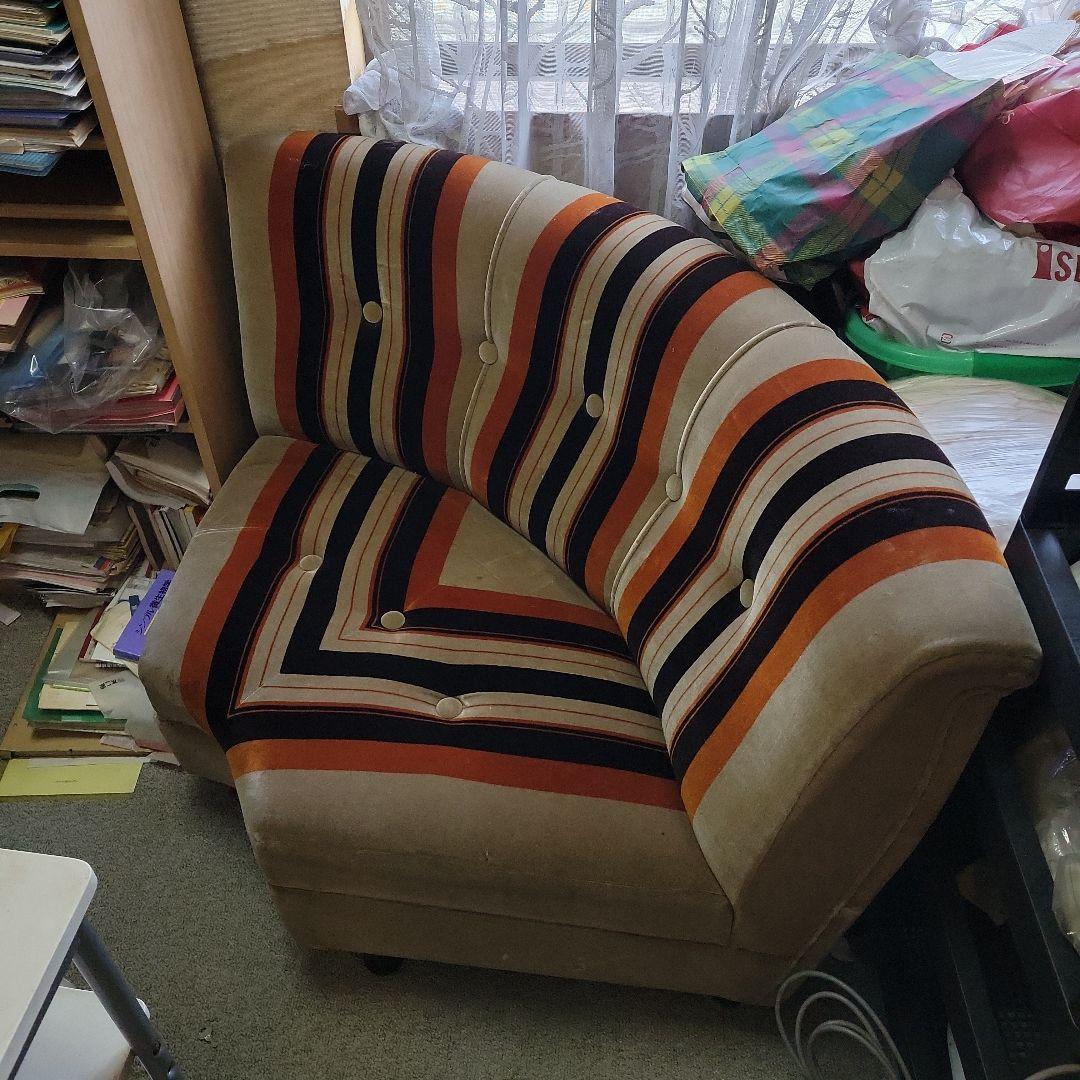 ストライプデザイン のソファの一部のコーナ部のみ。