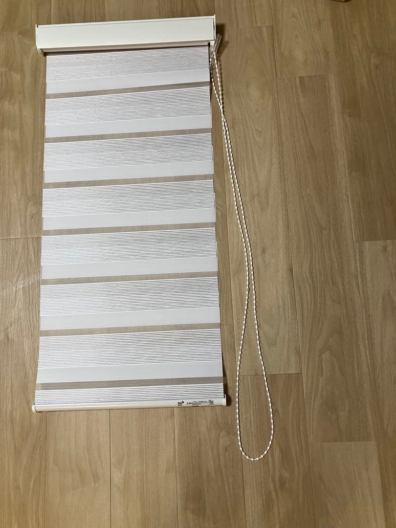 タチカワ　調光スクリーン　デュオレスリム チェーン　左