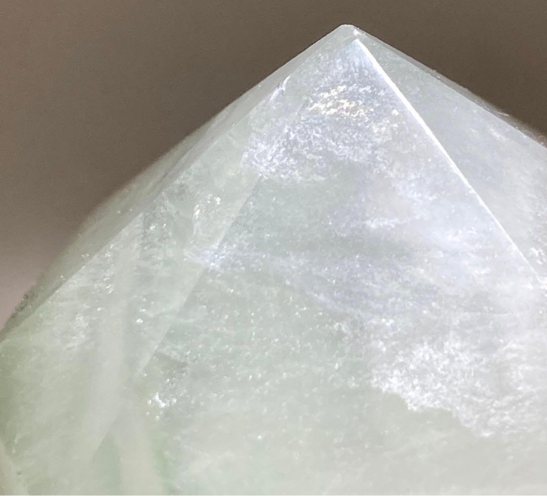 バイカラー✿*:・　虹入り✨ フローライト　蛍石　オベリスク　置物