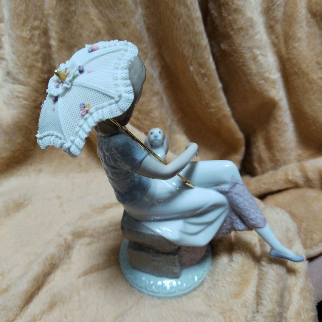 リヤドロ7612 佳人仔犬と語る（箱内の仕切り材なし)