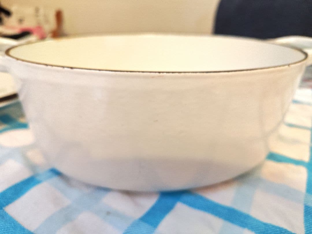 ル・クルーゼ　オバール　ホワイト　25cm