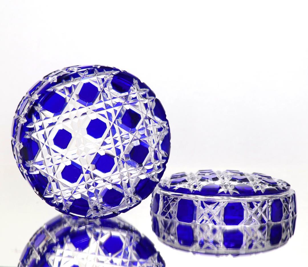 オールド・バカラ ドーム型 全面切子装飾 ディアマン・ピエーリー 青色被せ蓋物