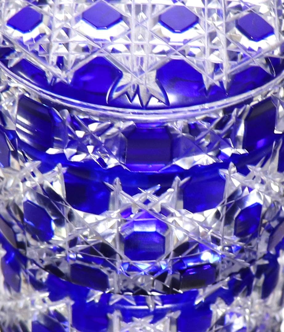 オールド・バカラ ドーム型 全面切子装飾 ディアマン・ピエーリー 青色被せ蓋物