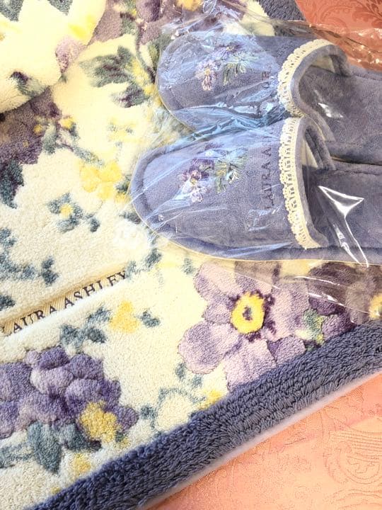 専用になりました。同梱　新品未使用　ローラアシュレイ　トイレタリー　超レア　５点