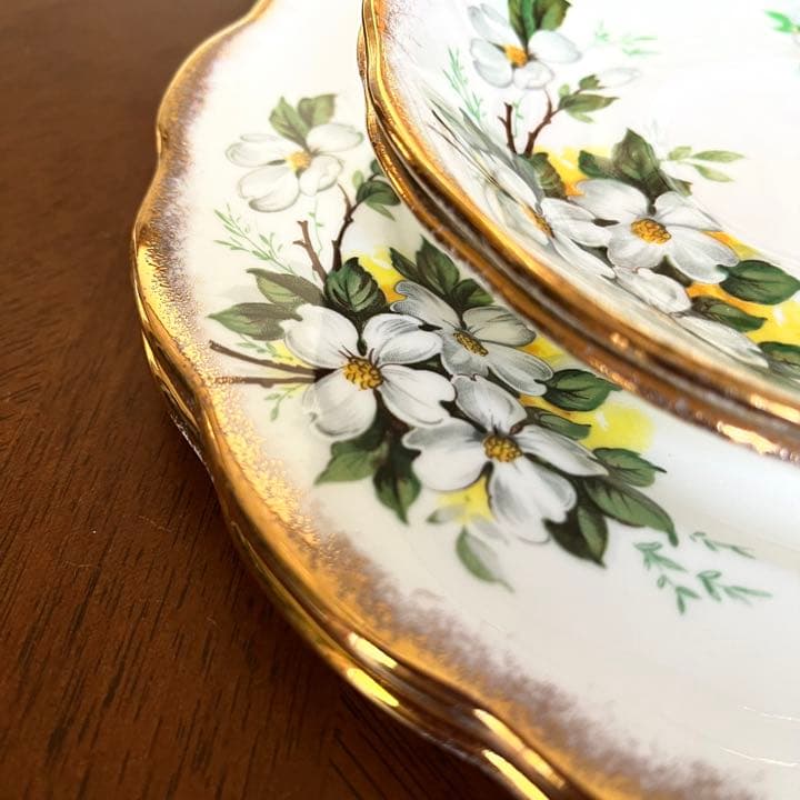 【レア美品】ロイヤルアルバート★白ハナミズキ★トリオ　ペア