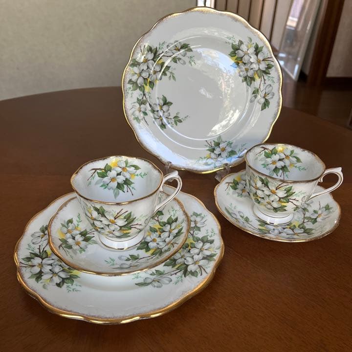 【レア美品】ロイヤルアルバート★白ハナミズキ★トリオ　ペア