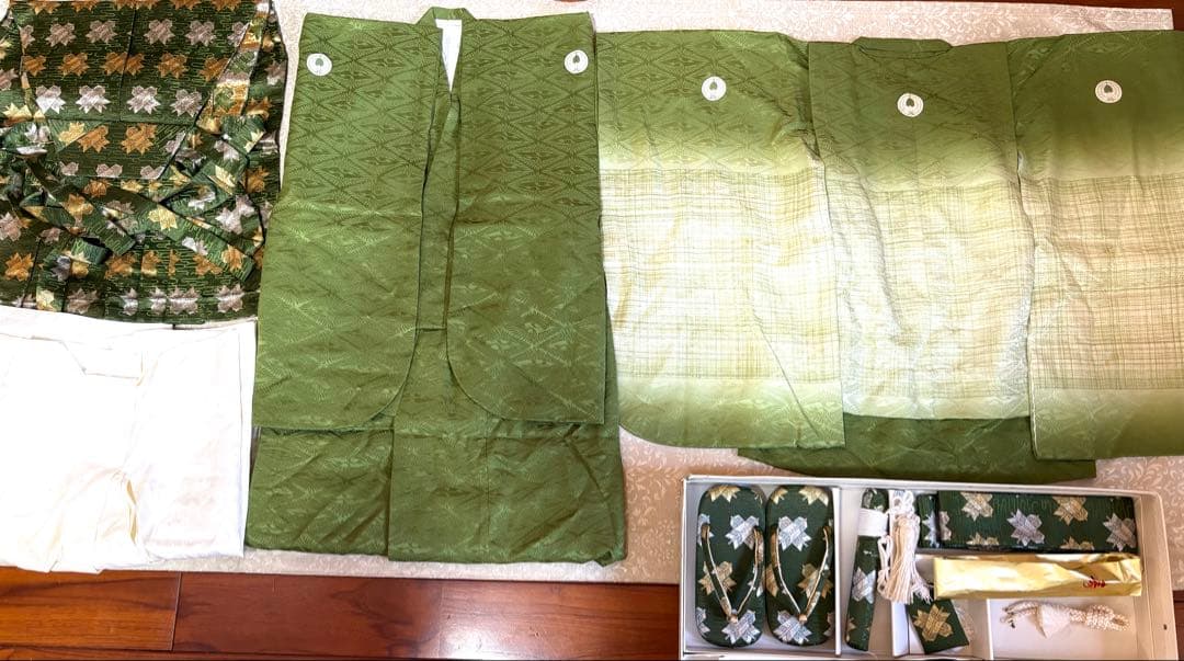 七五三　5才　男の子　晴れ着一色　フルセット　一度使用　グリーン濃淡系　違い矢紋