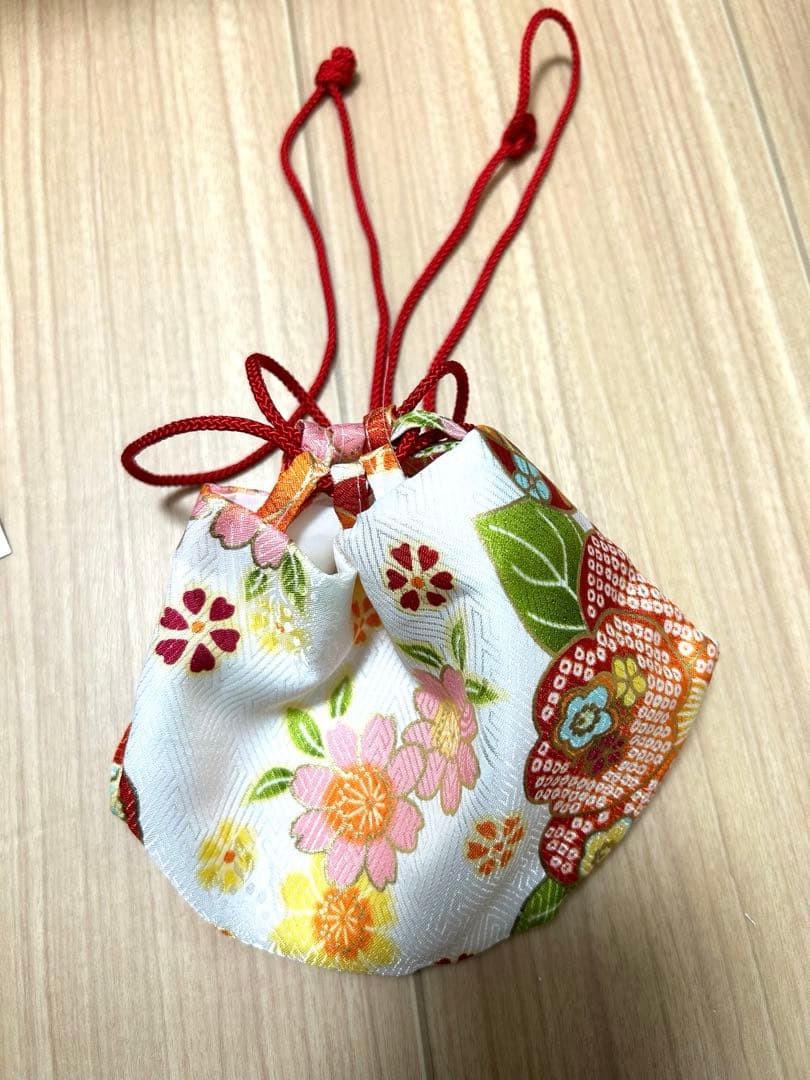 七五三用 赤と白の花柄着物