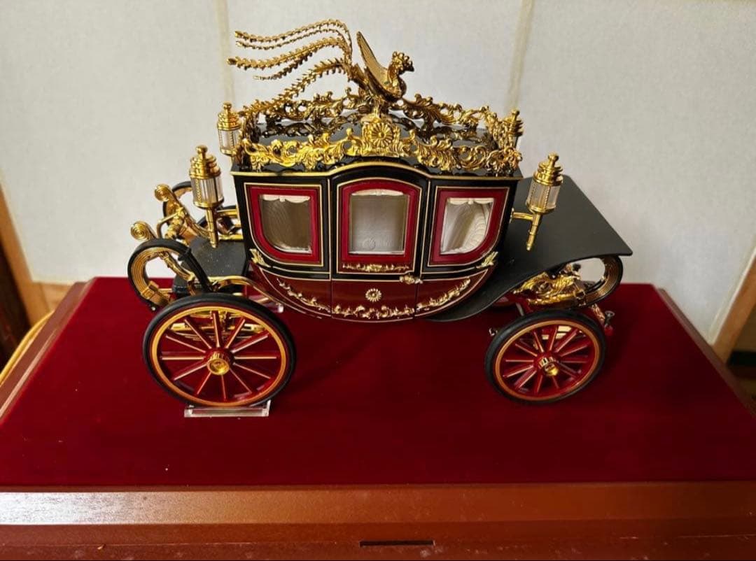 セール【美品・認定書付】天皇陛下の御料馬車 御料儀装車一号 ガラスケース付き
