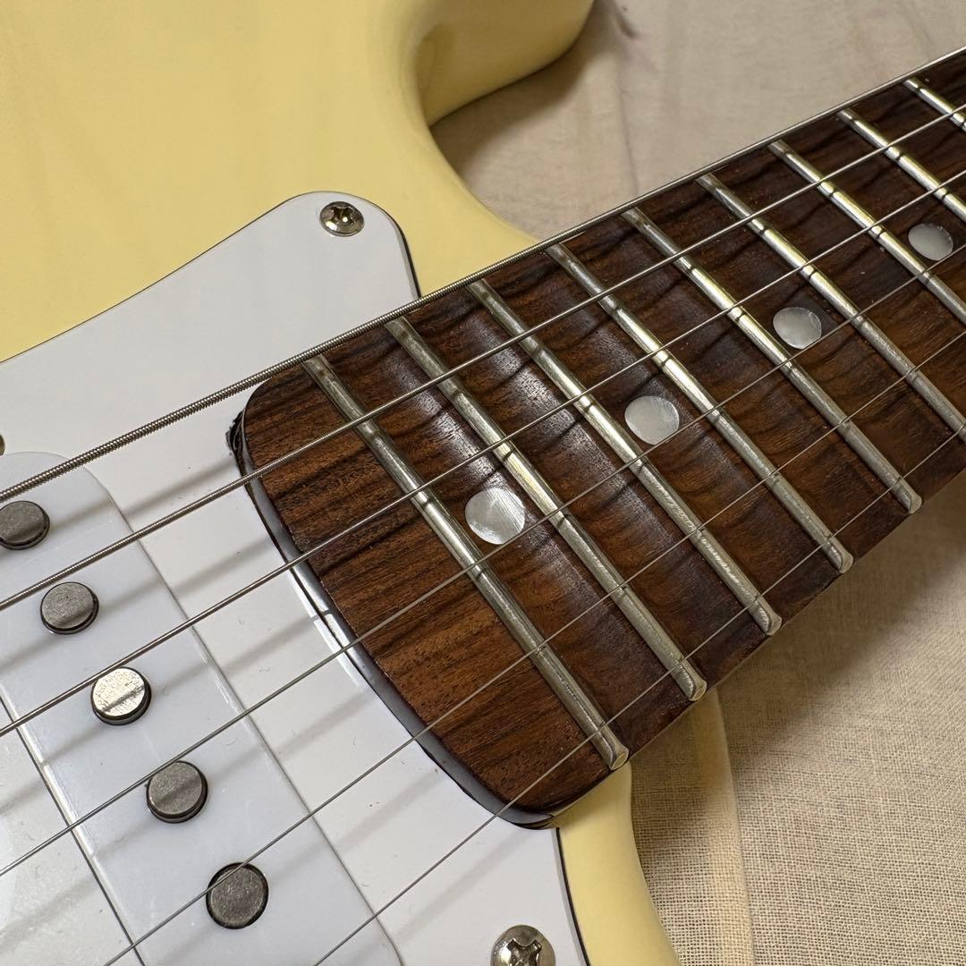 ストラトキャスター エレキギター クリームホワイト