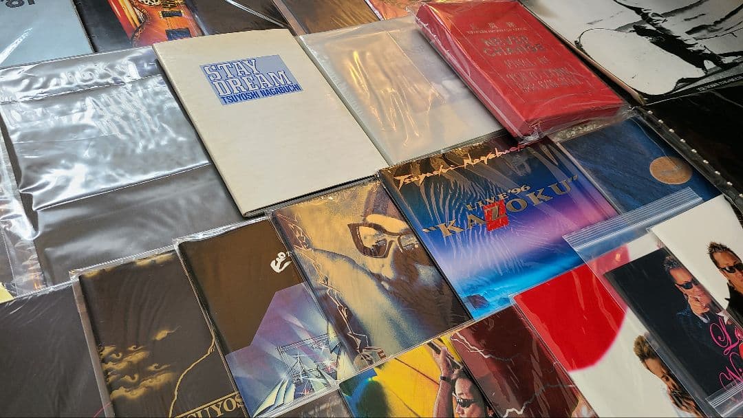 長渕剛 歴代コンサートパンフ (OH!ツアーまで約45年間分) - メルカリ