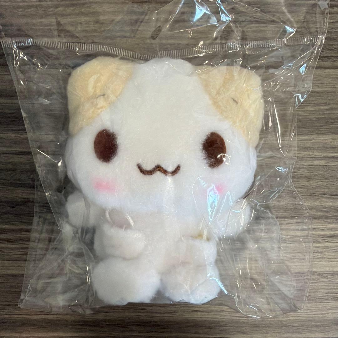 韓国限定 マシュマロみたいなふわふわにゃんこ マスコットホルダー