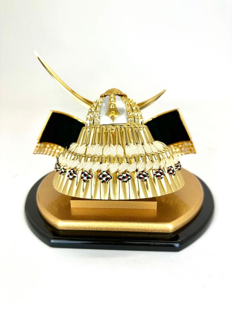 【五月人形】新品　端午の節句　兜飾り　ゴールド伊達