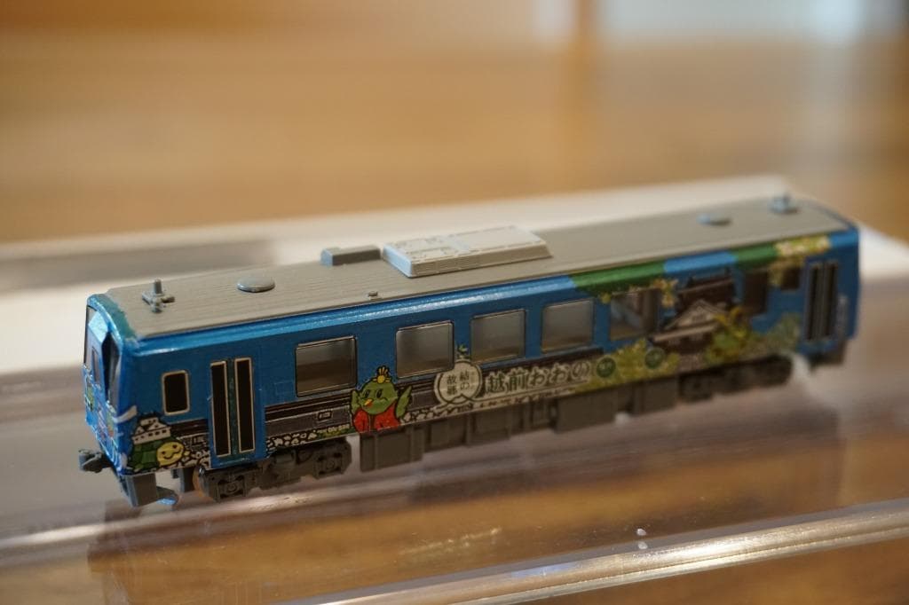 TOMIX製 キハ120系 越美北線ラッピング列車「越前大野城」仕様 M車