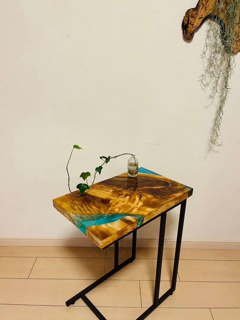 レジンテーブル　ソファテーブル　サイドテーブル　コーヒーテーブル　栃の木