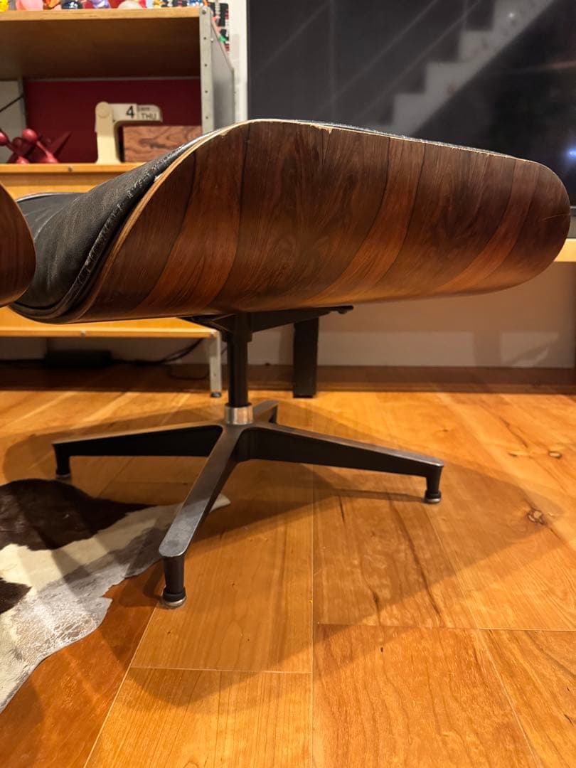 博物館行き？ハーマンミラーHermanMillerラウンジチェアイームズソファ