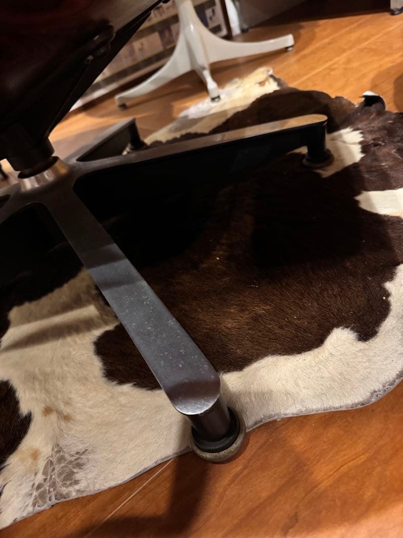 博物館行き？ハーマンミラーHermanMillerラウンジチェアイームズソファ