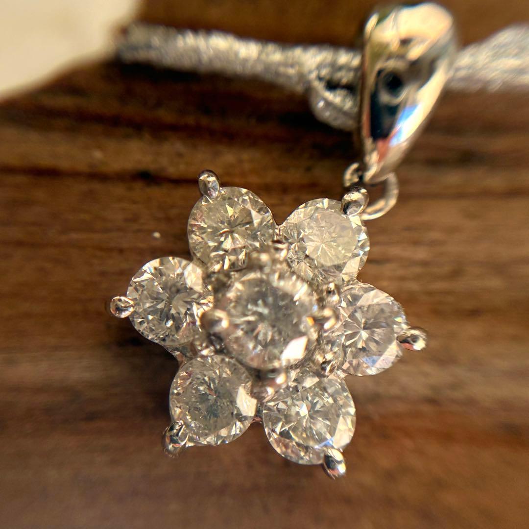 pt900 幸せのフラワー ダイヤモンド 1.0ct ペンダント トップ
