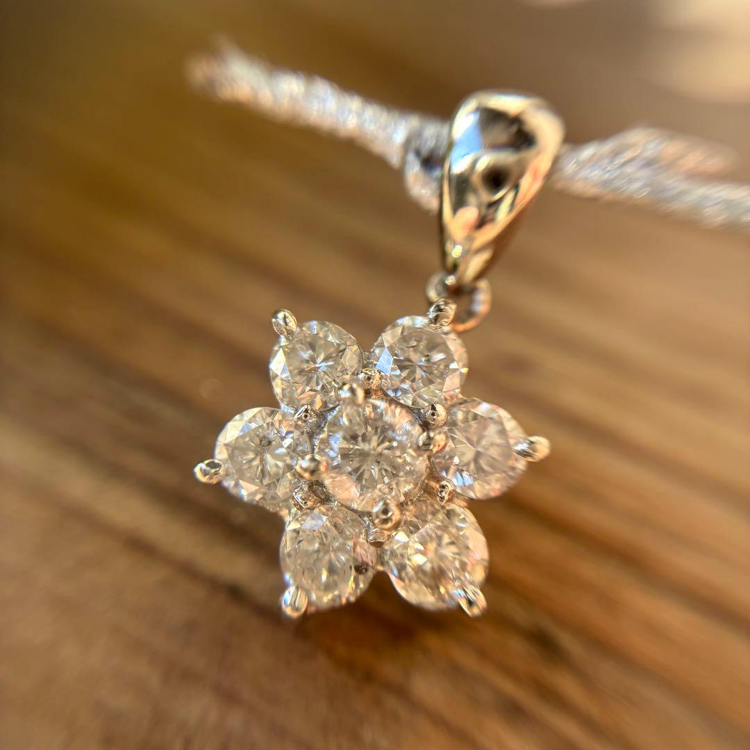 pt900 幸せのフラワー ダイヤモンド 1.0ct ペンダント トップ