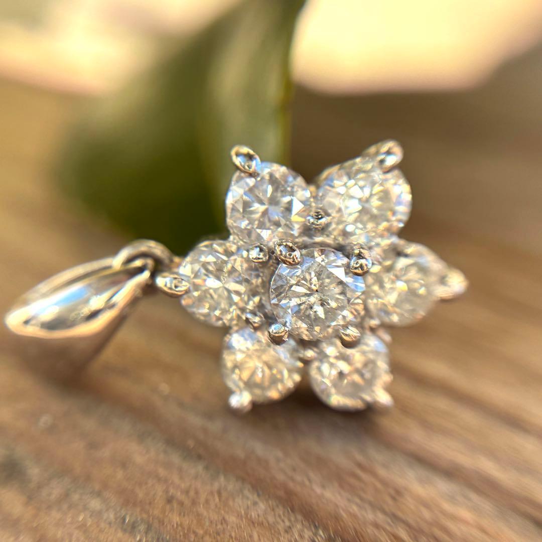 pt900 幸せのフラワー ダイヤモンド 1.0ct ペンダント トップ