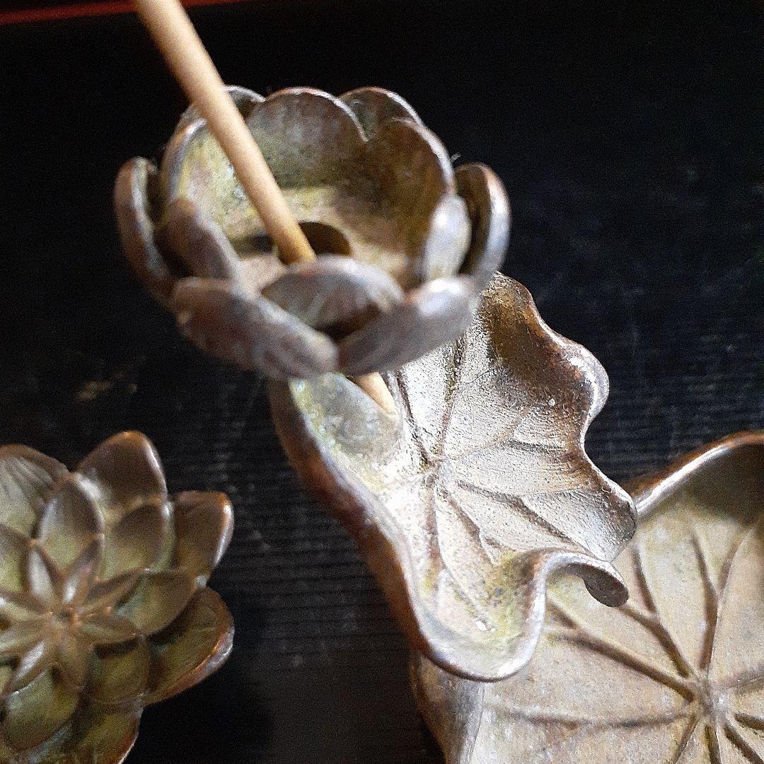 古銅蛙と蓮の花の線香立て