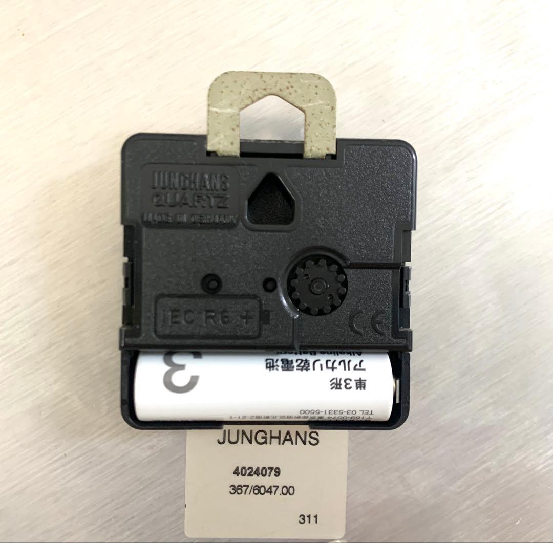 JUNGHANS 円形掛時計 ホワイトmax bill φ30掛