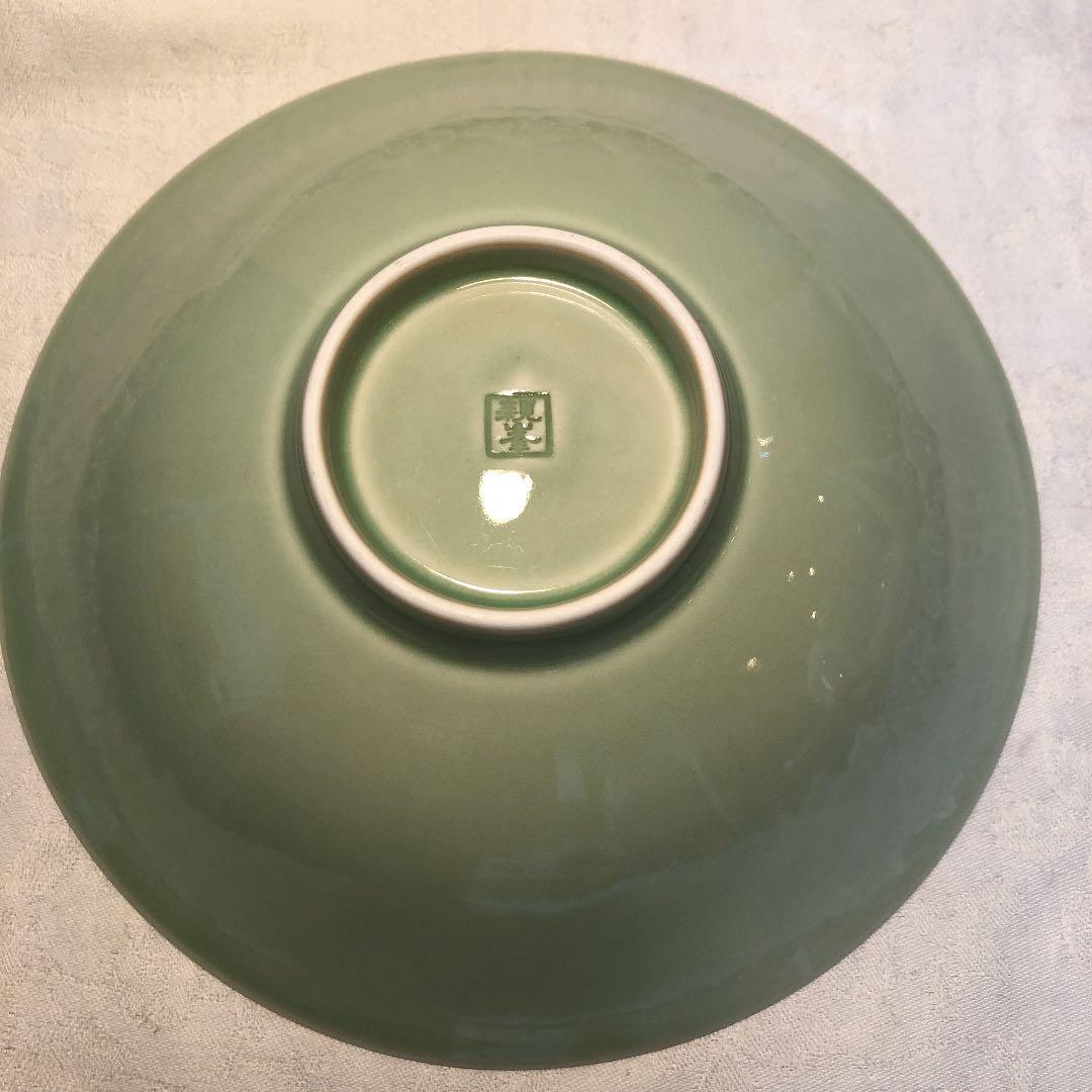 人間国宝井上萬二　有田焼　緑青磁彫文鉢　親峯