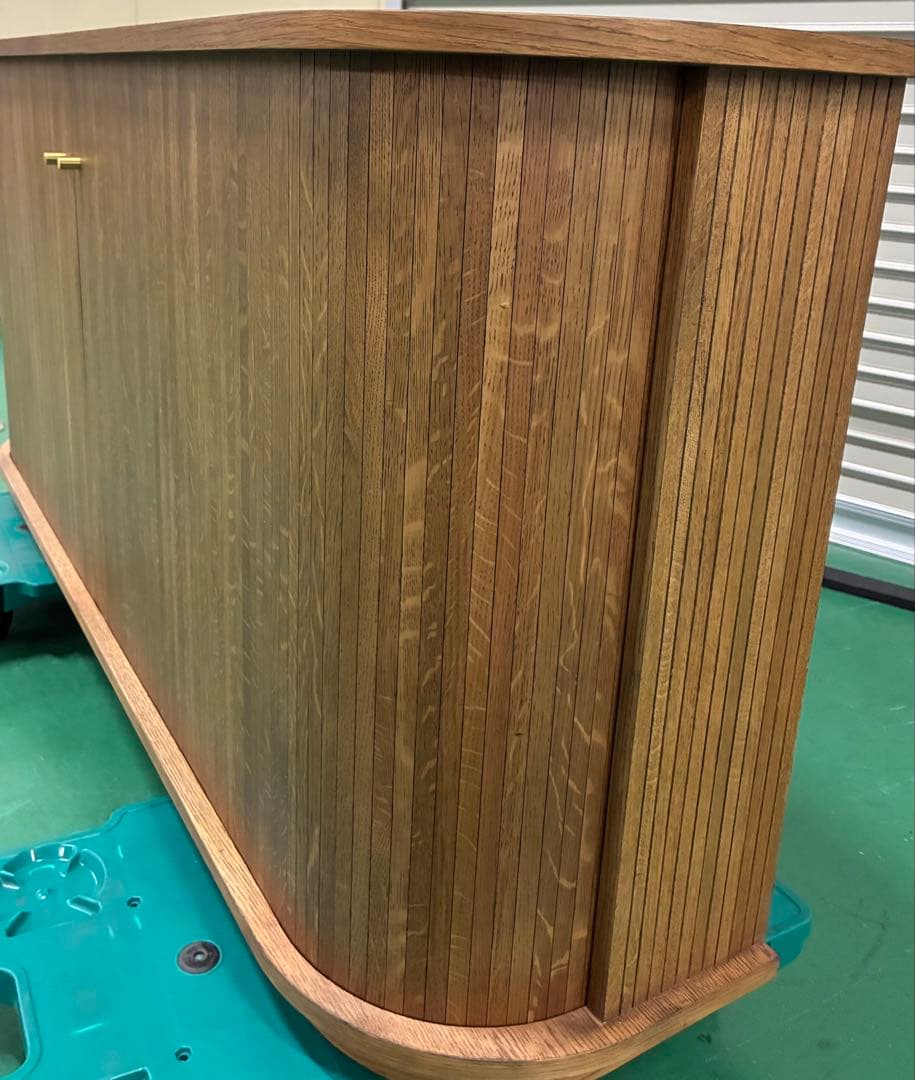 Mi　新品なのに一部傷あり、センスは良いのにちょっと残念なサイドボード