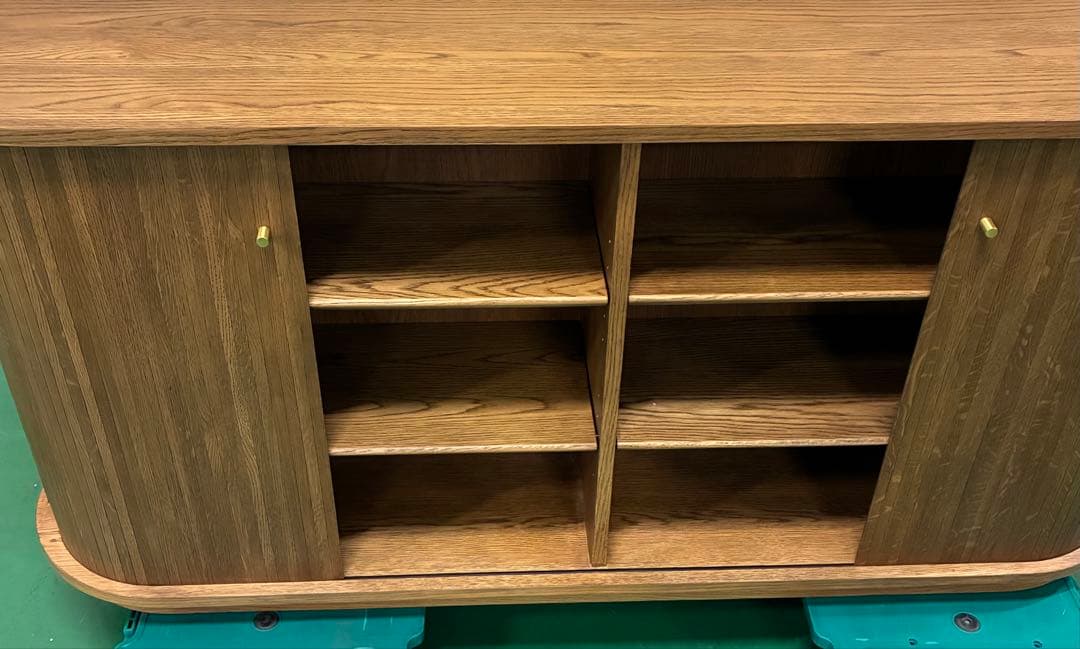 Mi　新品なのに一部傷あり、センスは良いのにちょっと残念なサイドボード