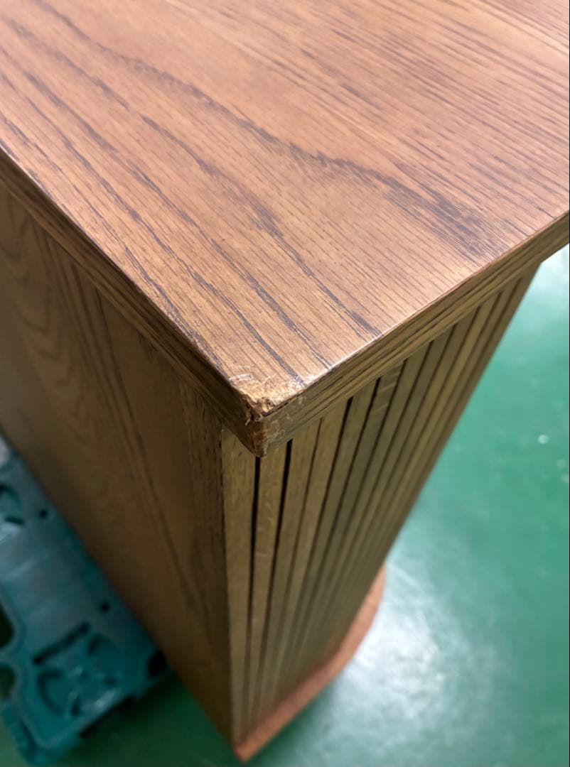 Mi　新品なのに一部傷あり、センスは良いのにちょっと残念なサイドボード